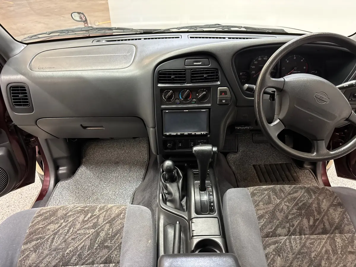 Vehicle photo 23