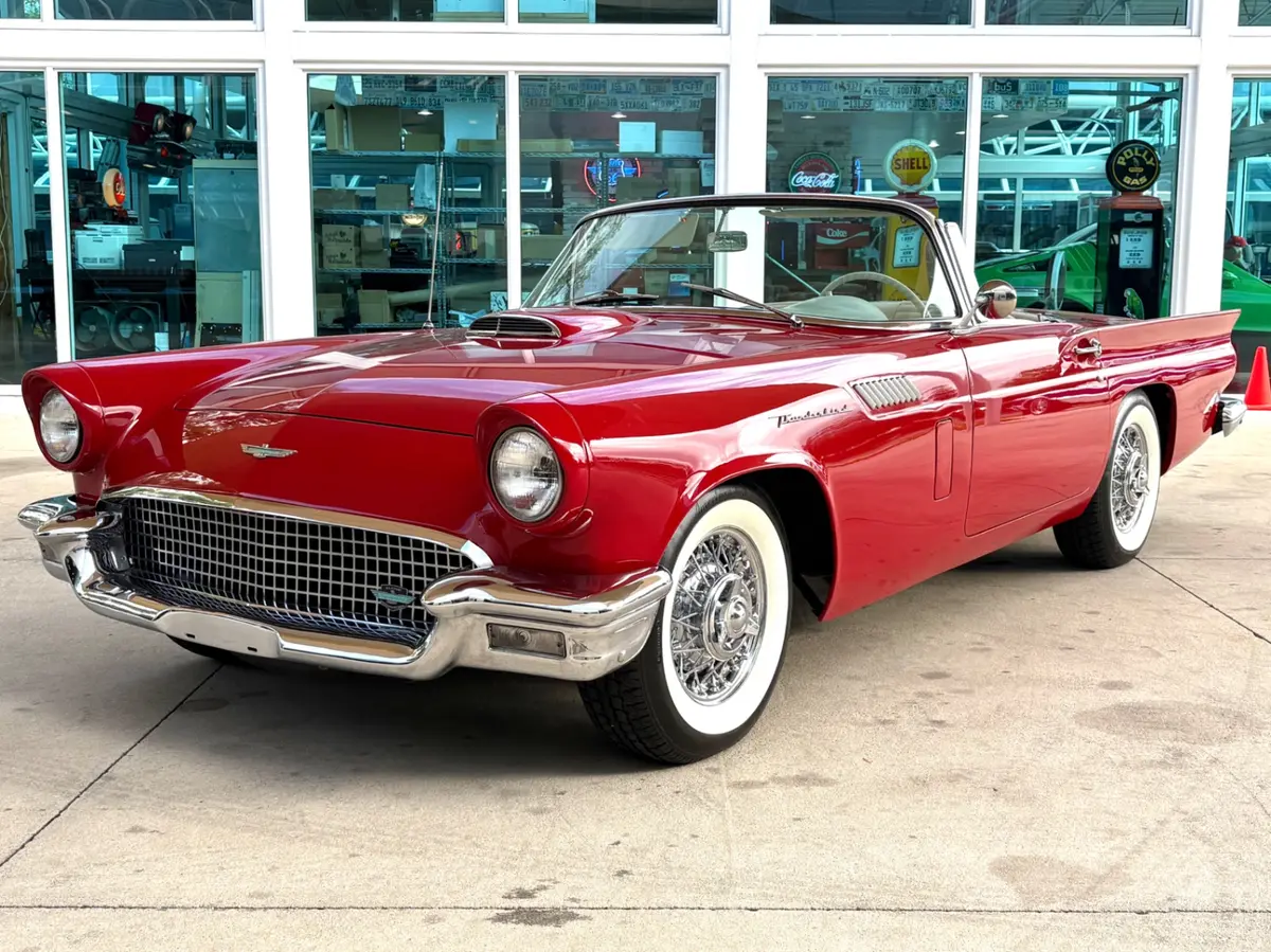 Vehicle photo 1