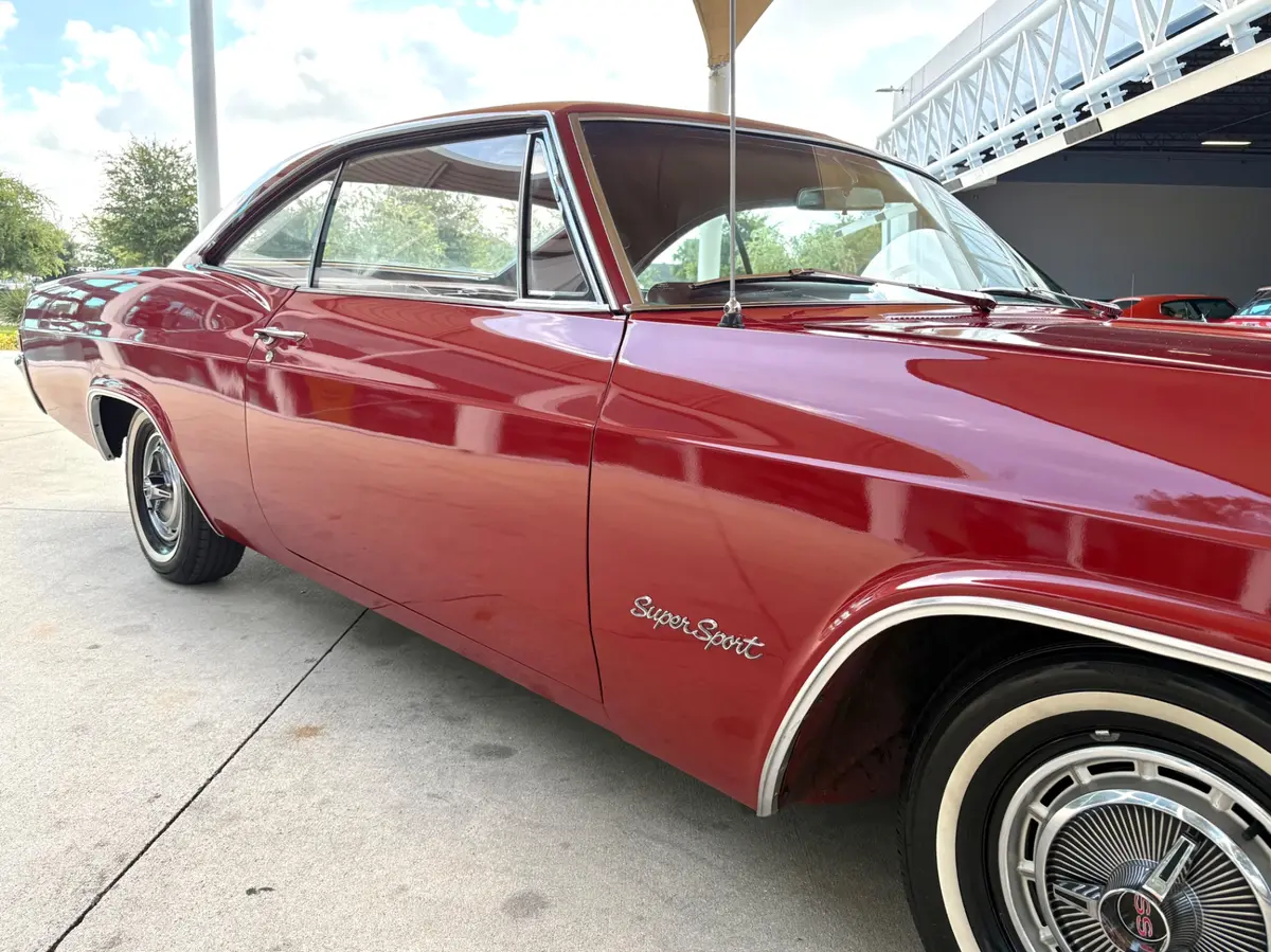 Vehicle photo 18