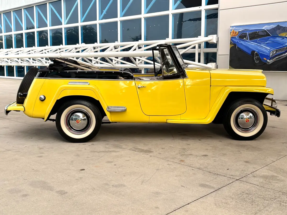 Vehicle photo 5