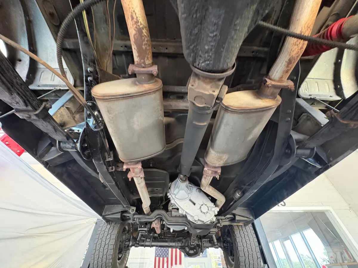 Vehicle photo 47