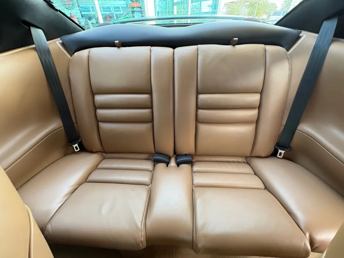 Vehicle photo 36