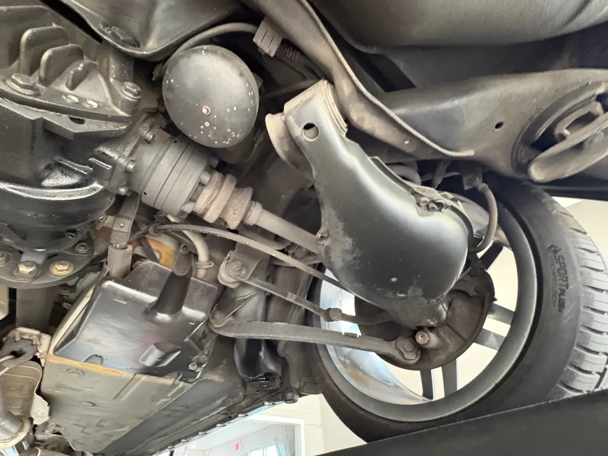 Vehicle photo 50