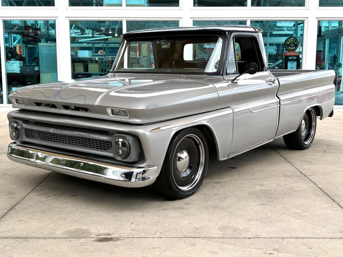 Vehicle photo 1