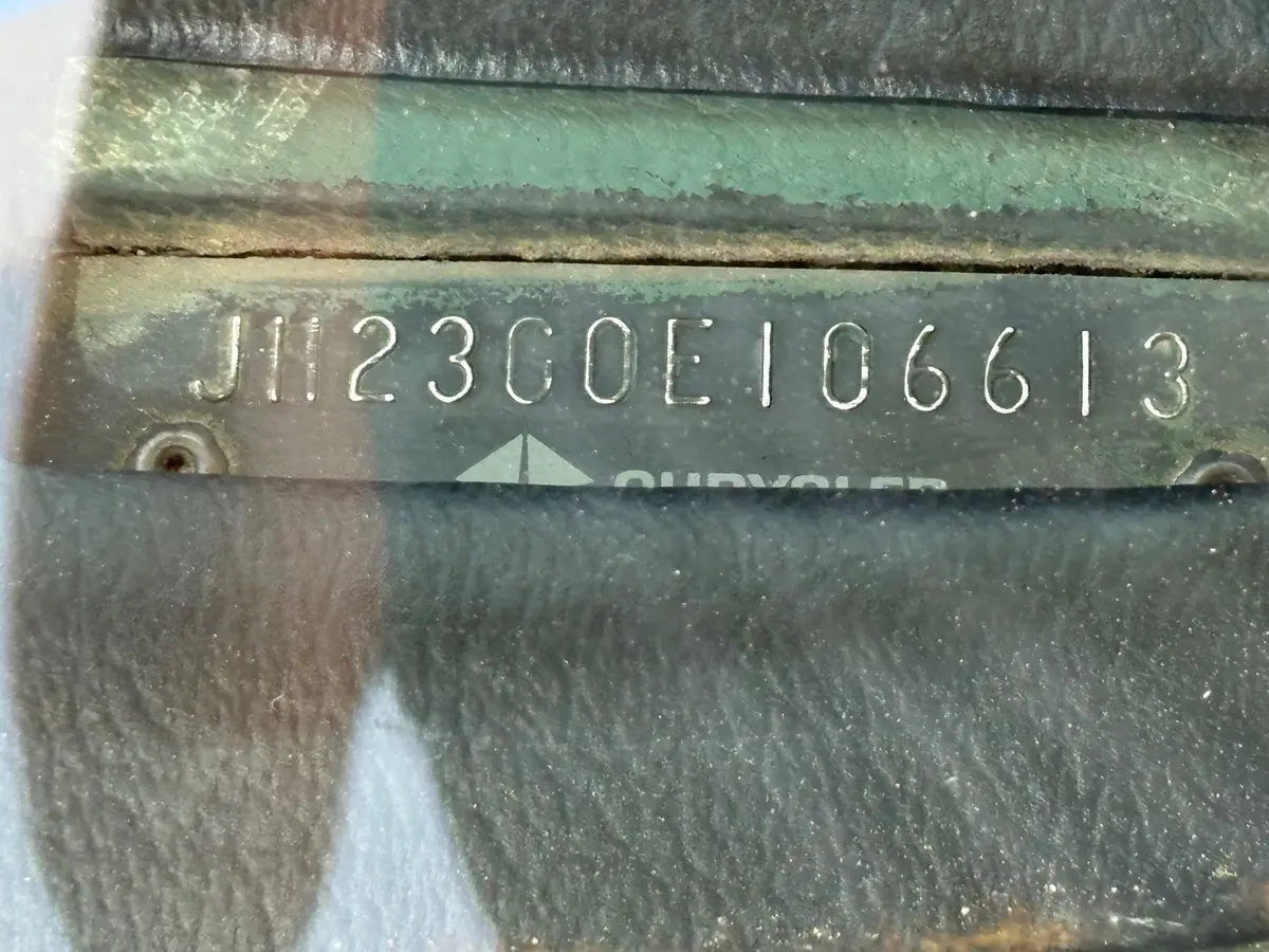 Vehicle photo 21