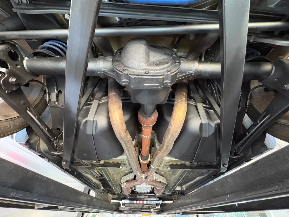 Vehicle photo 52