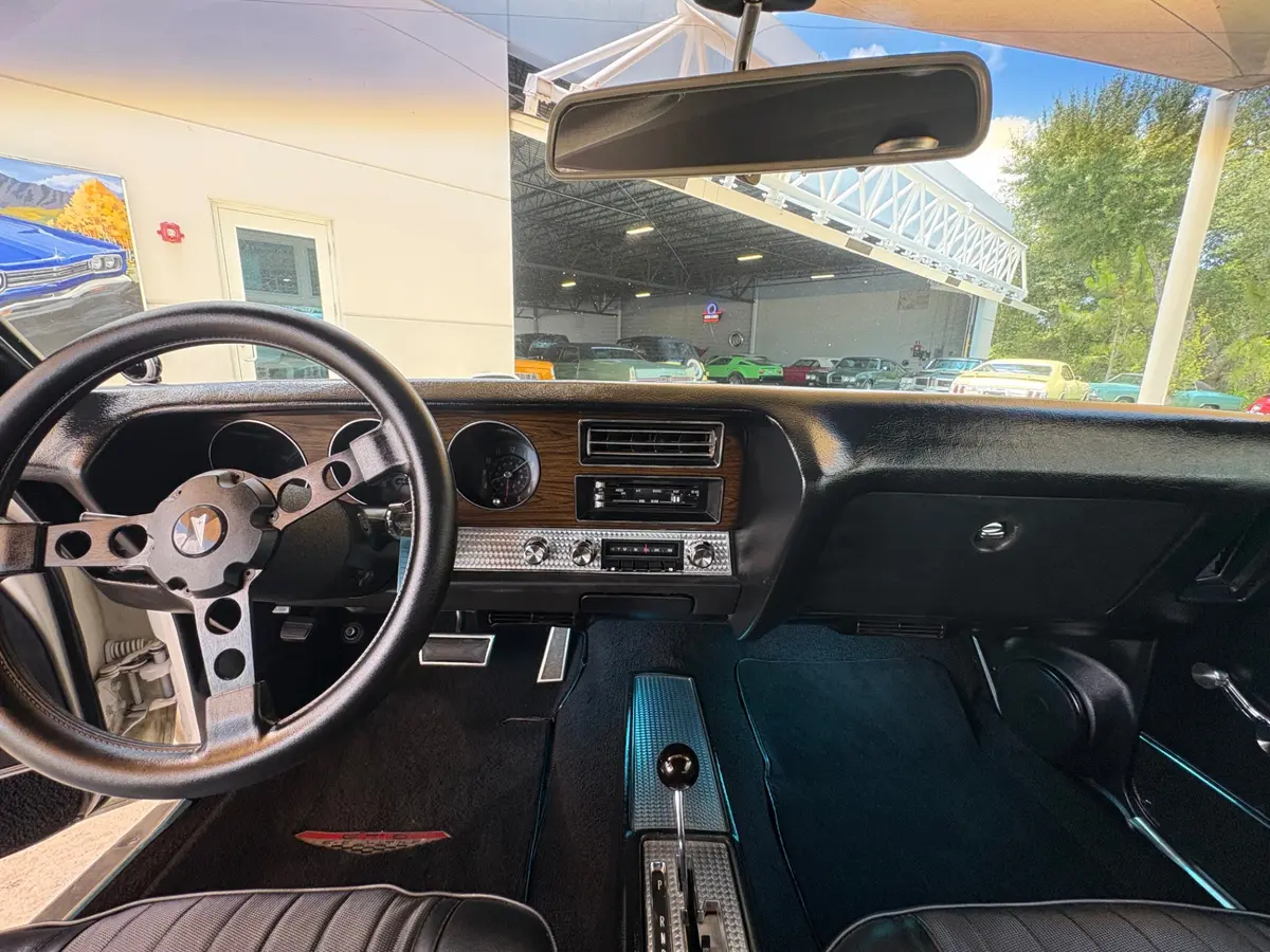 Vehicle photo 39
