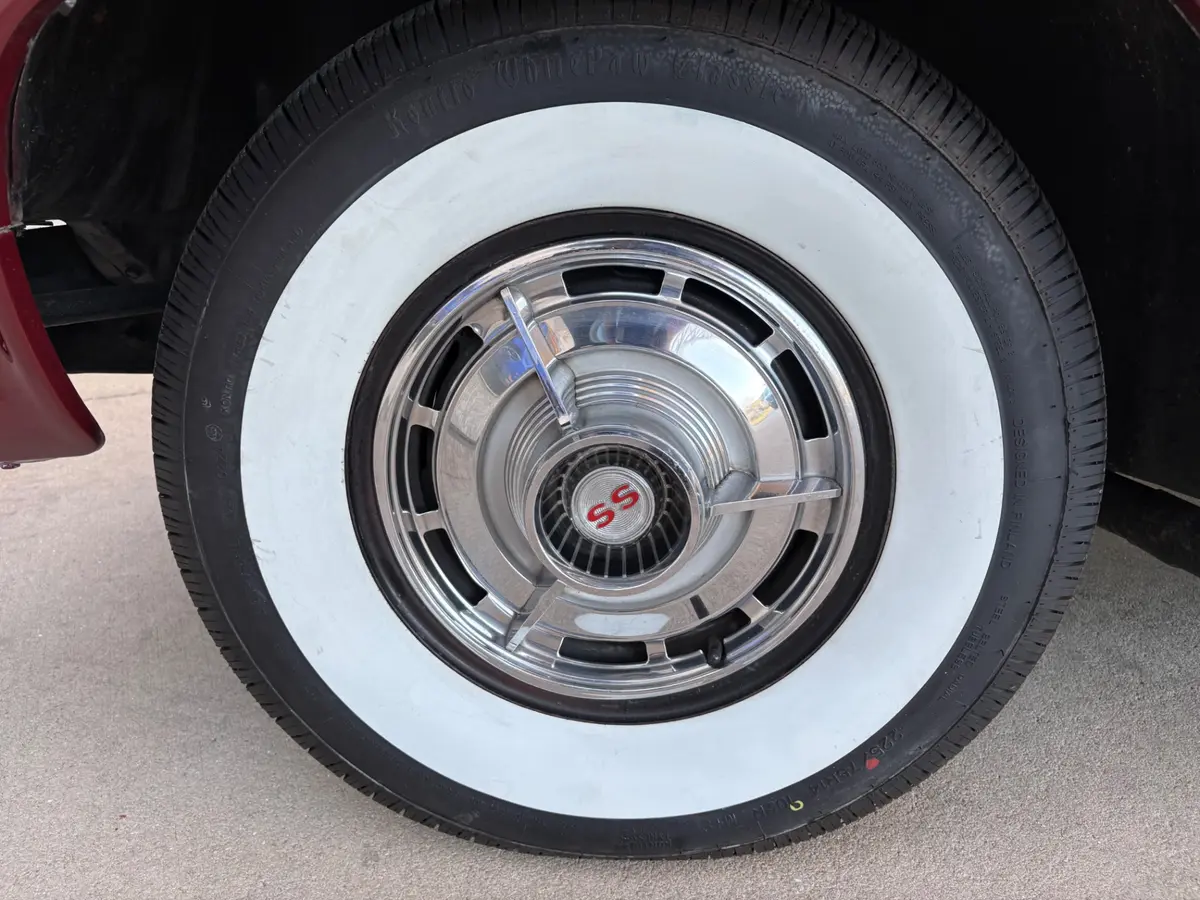 Vehicle photo 22