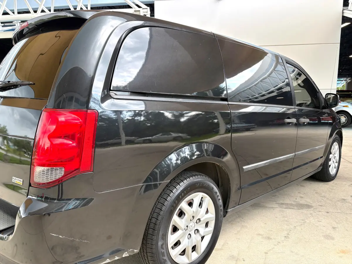 Vehicle photo 16