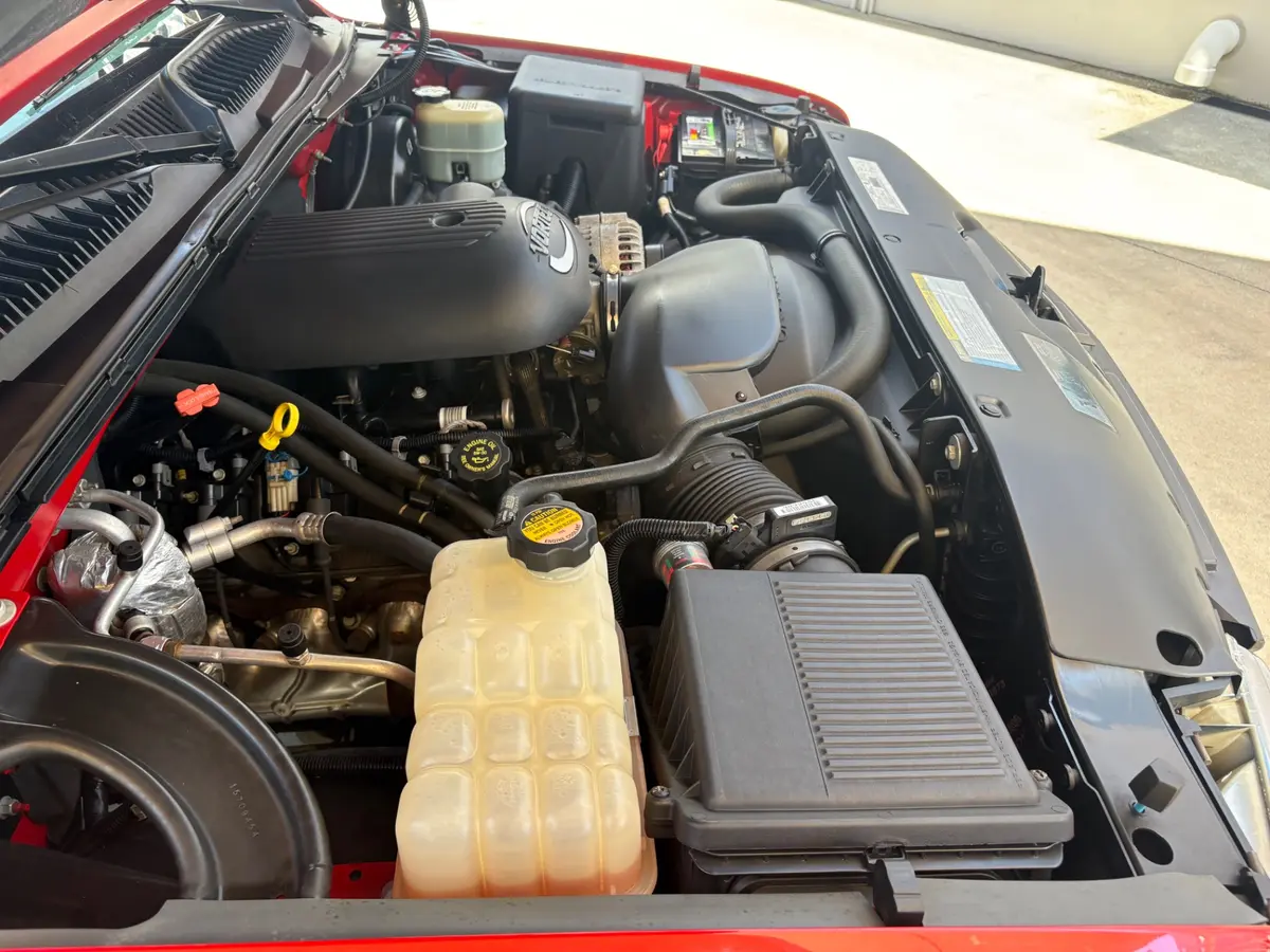 Vehicle photo 23