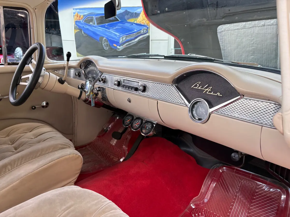 Vehicle photo 36