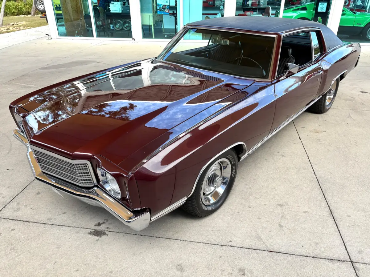 Vehicle photo 30