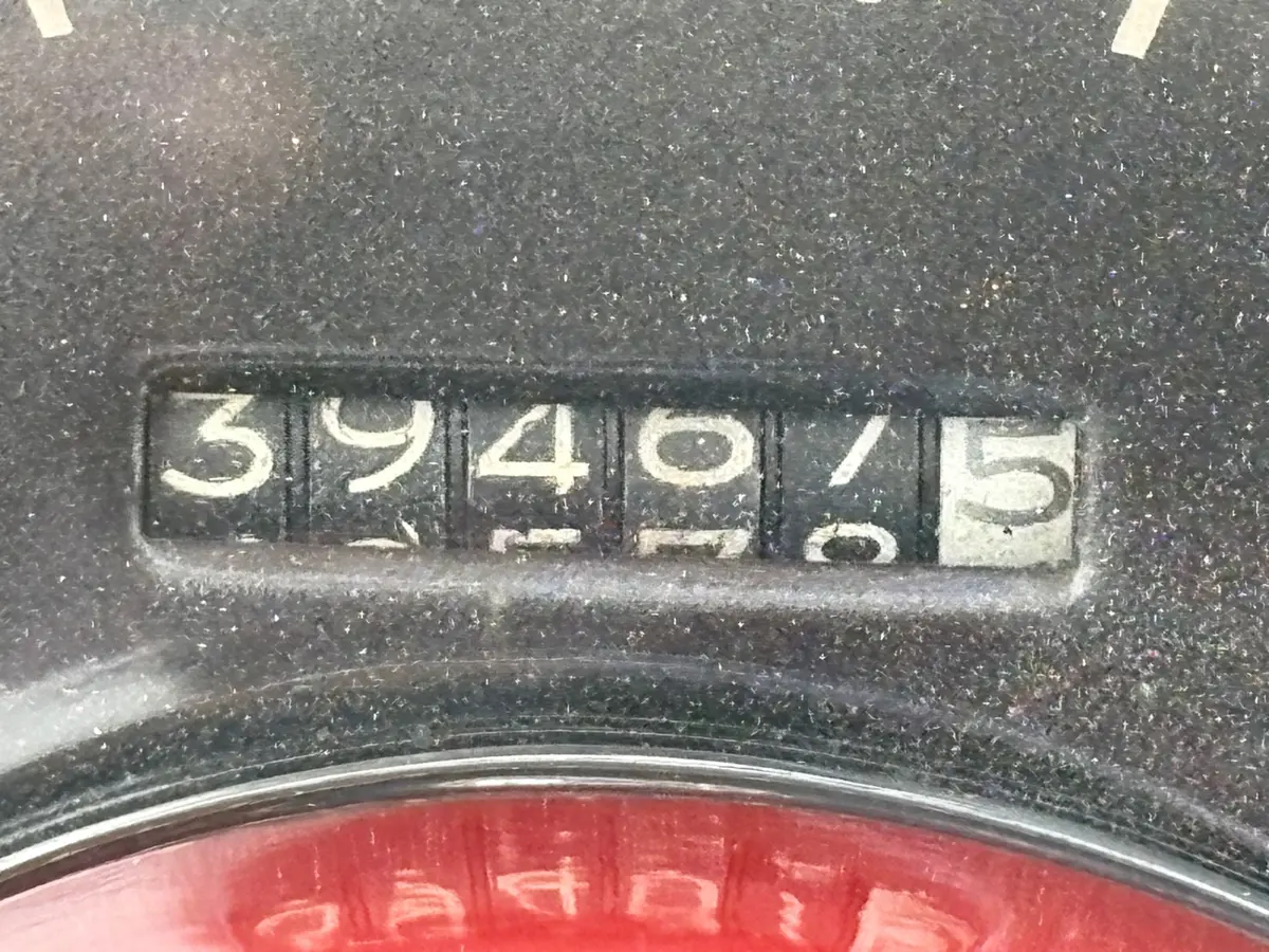 Vehicle photo 29