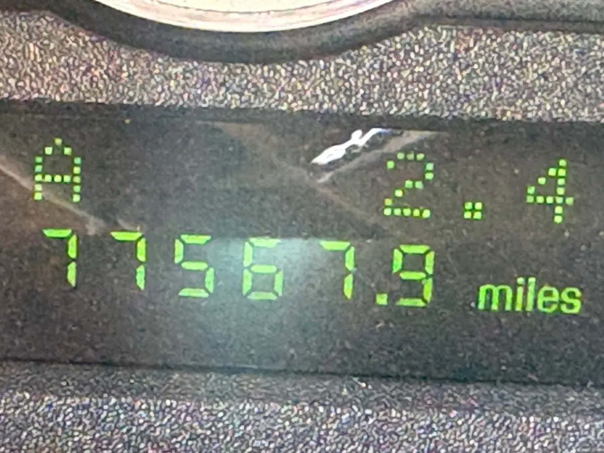 Vehicle photo 31