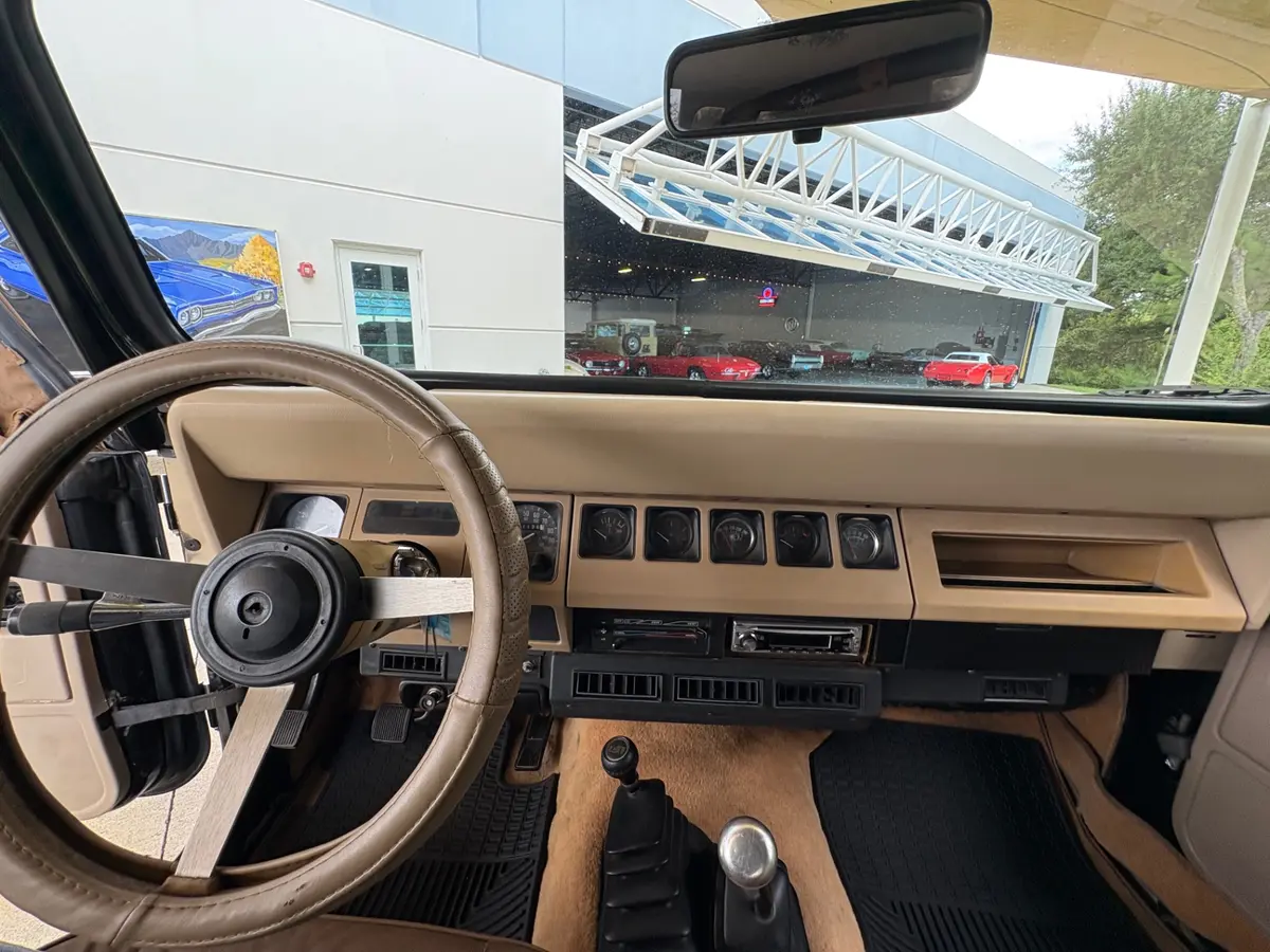 Vehicle photo 36
