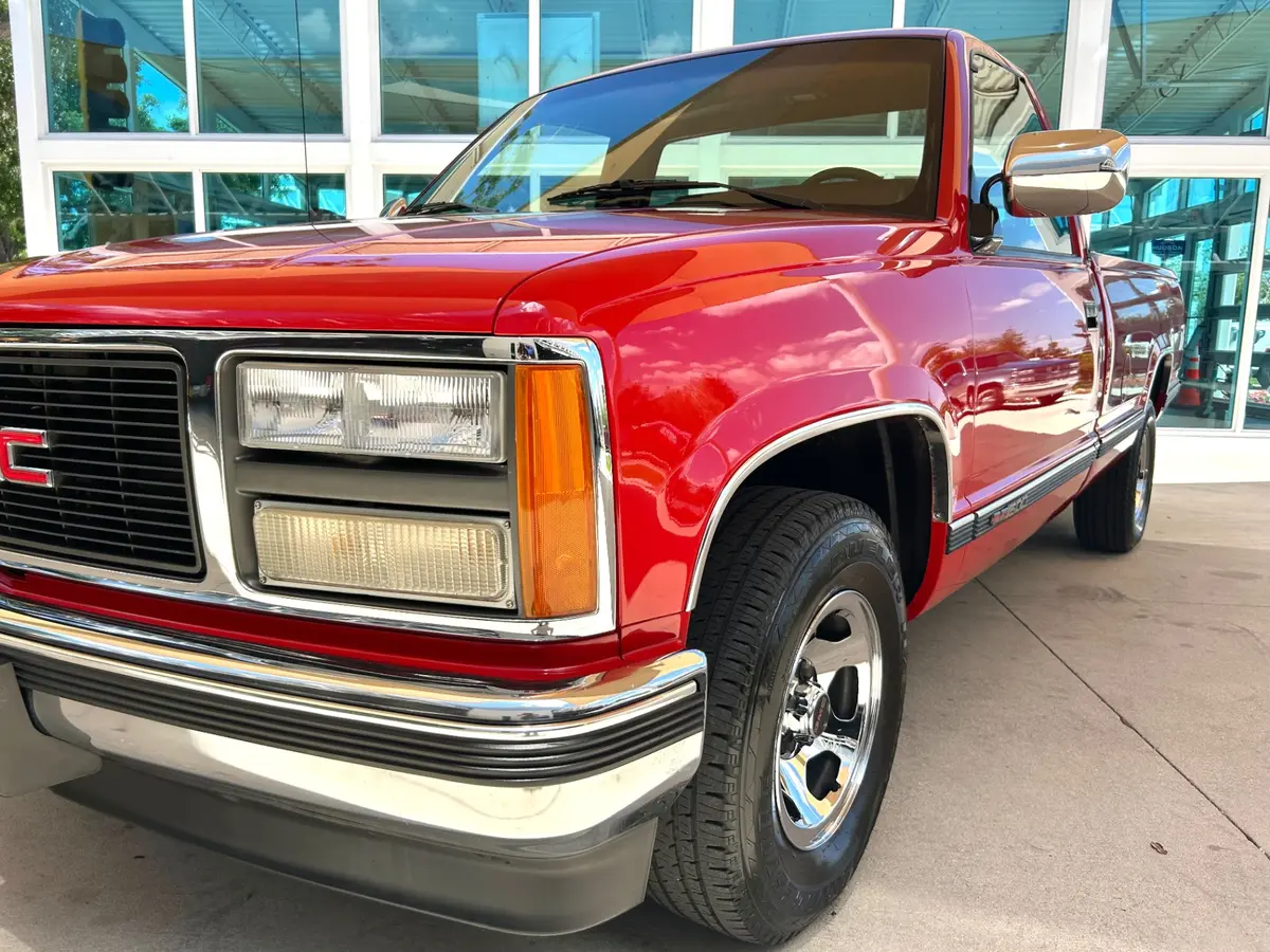 Vehicle photo 11