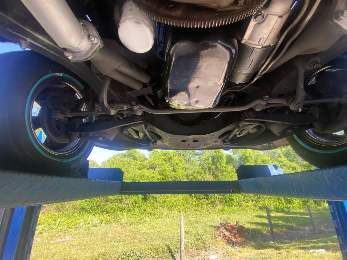 Vehicle photo 32