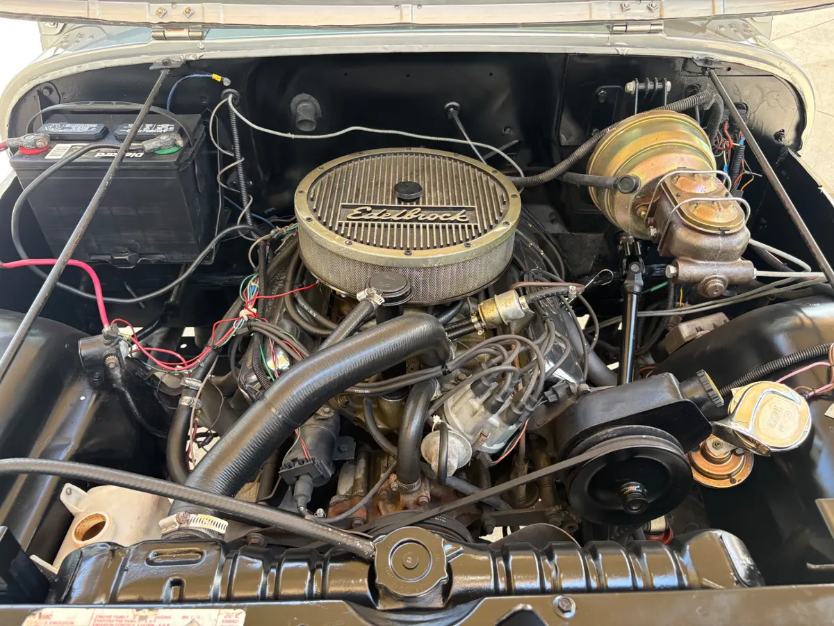 Vehicle photo 28