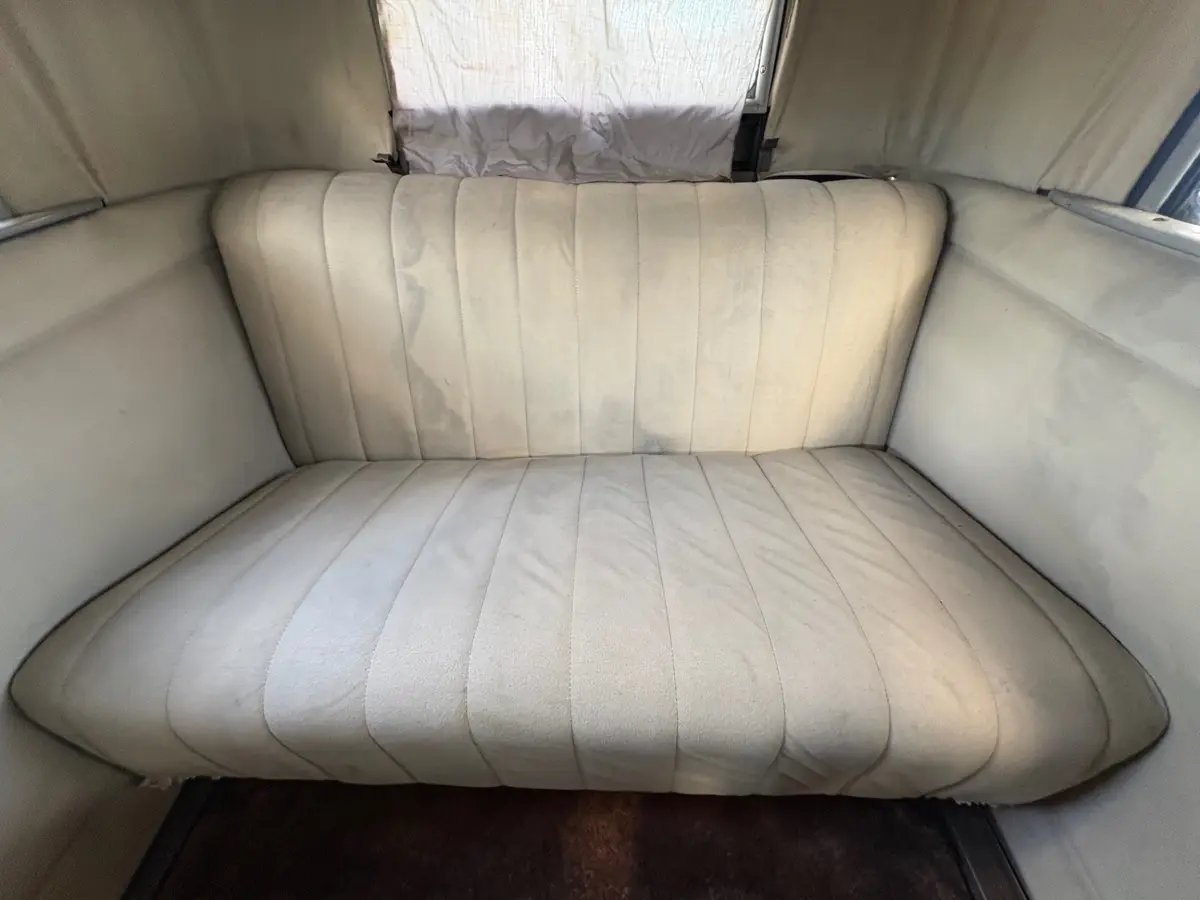 Vehicle photo 32
