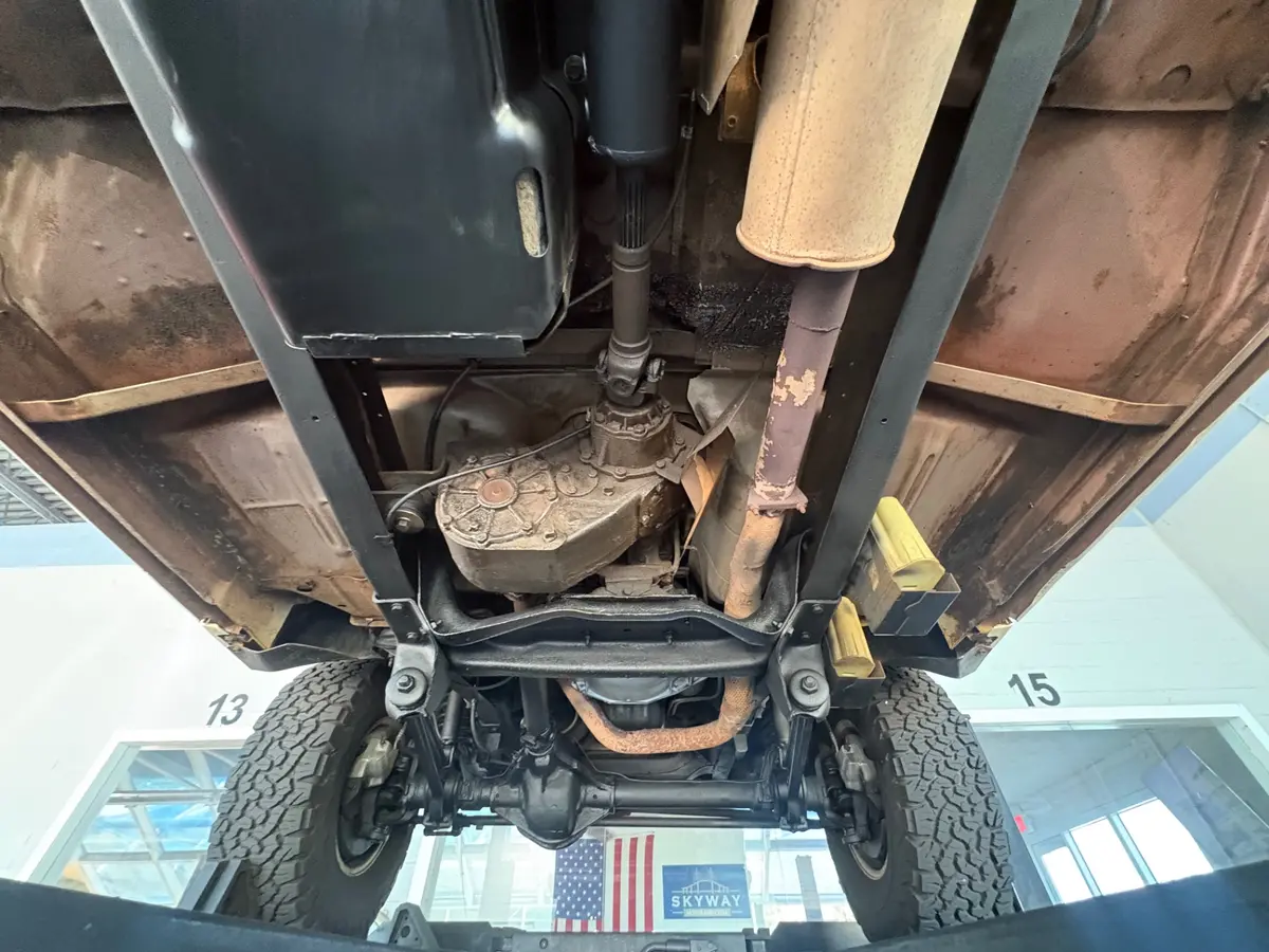 Vehicle photo 49