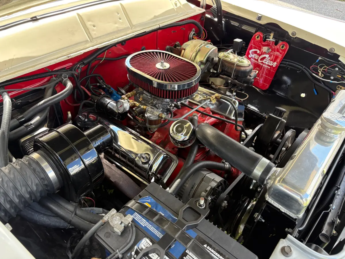 Vehicle photo 26