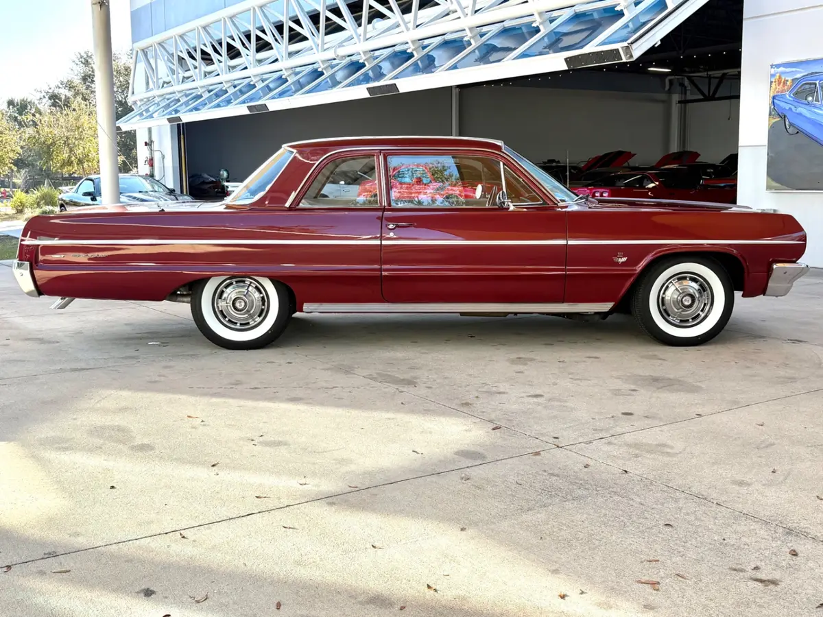 Vehicle photo 5