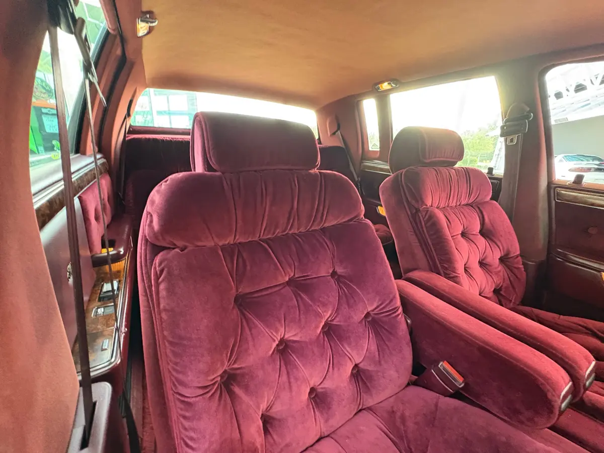 Vehicle photo 46