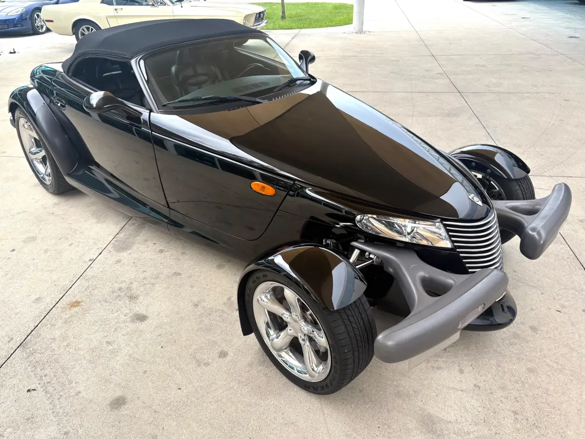 Vehicle photo 27