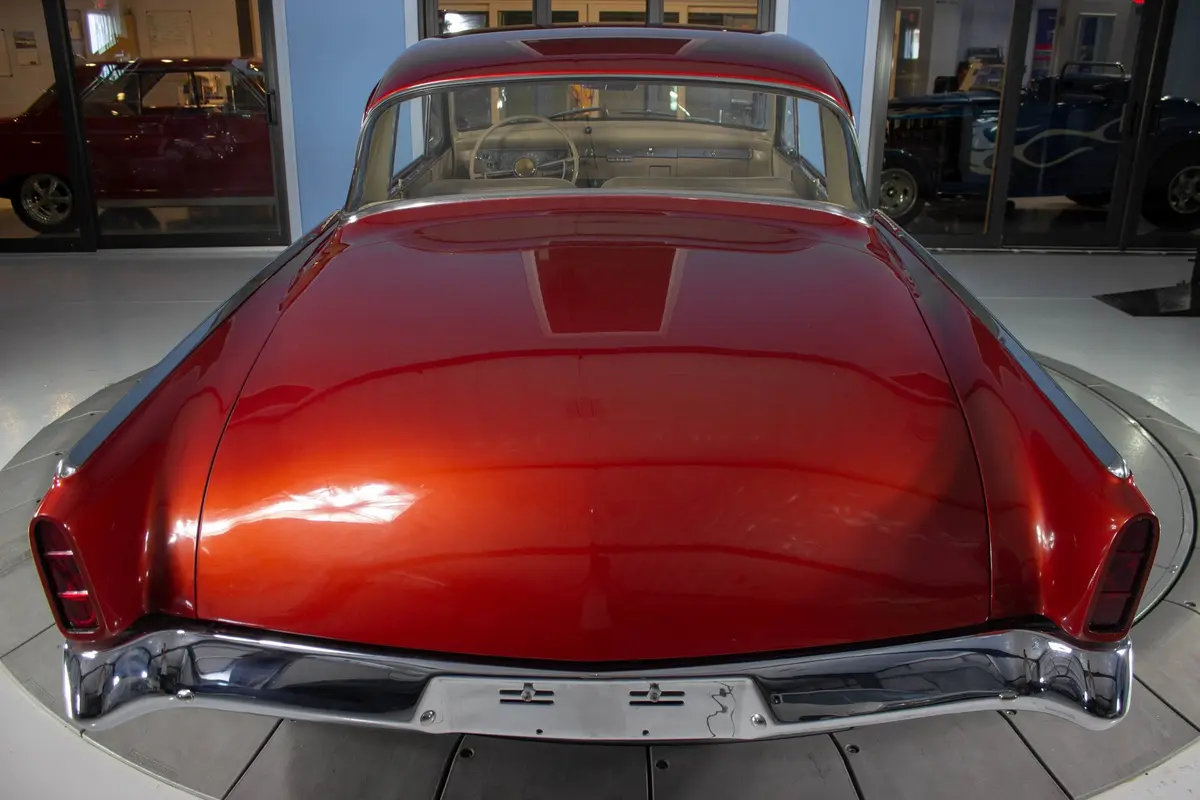 Vehicle photo 13