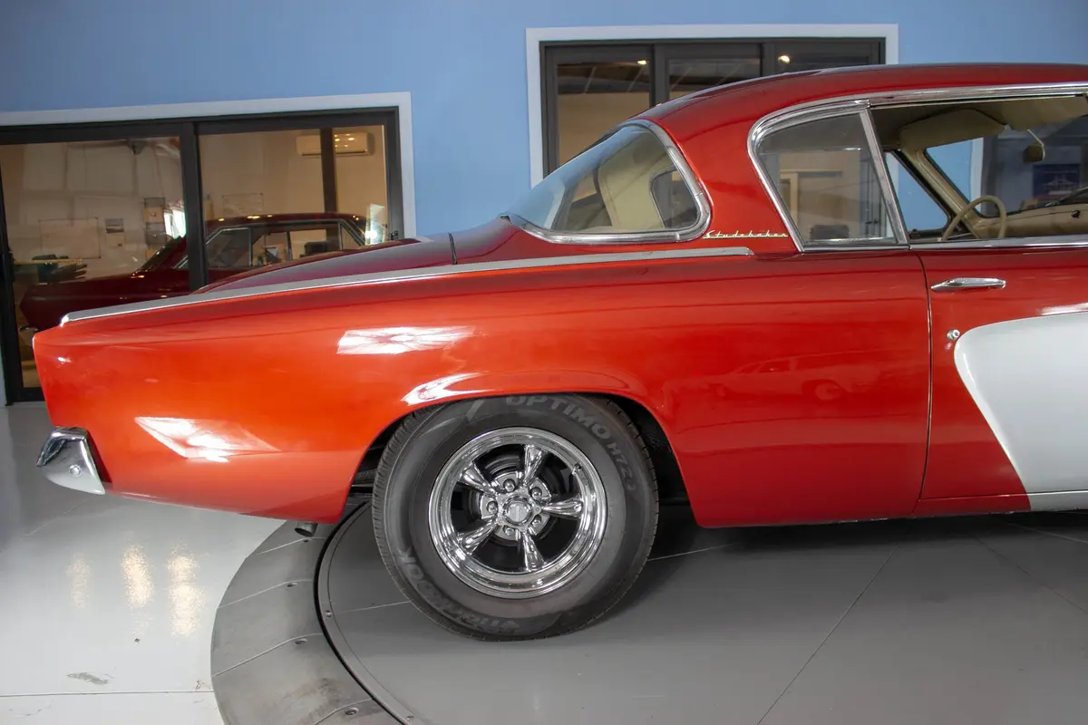 Vehicle photo 14