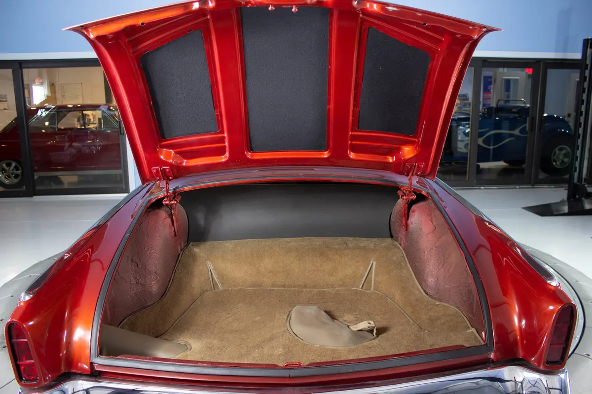 Vehicle photo 19