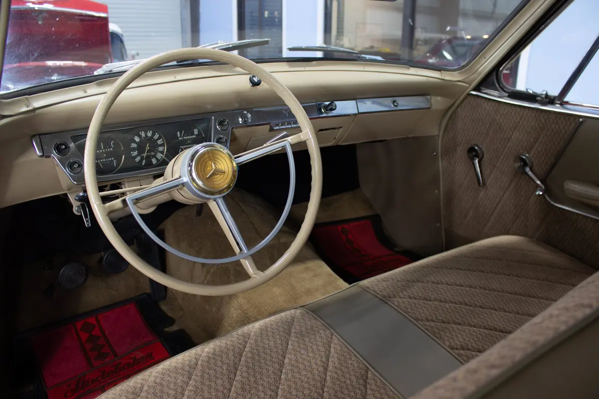 Vehicle photo 25