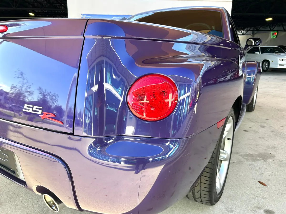Vehicle photo 14