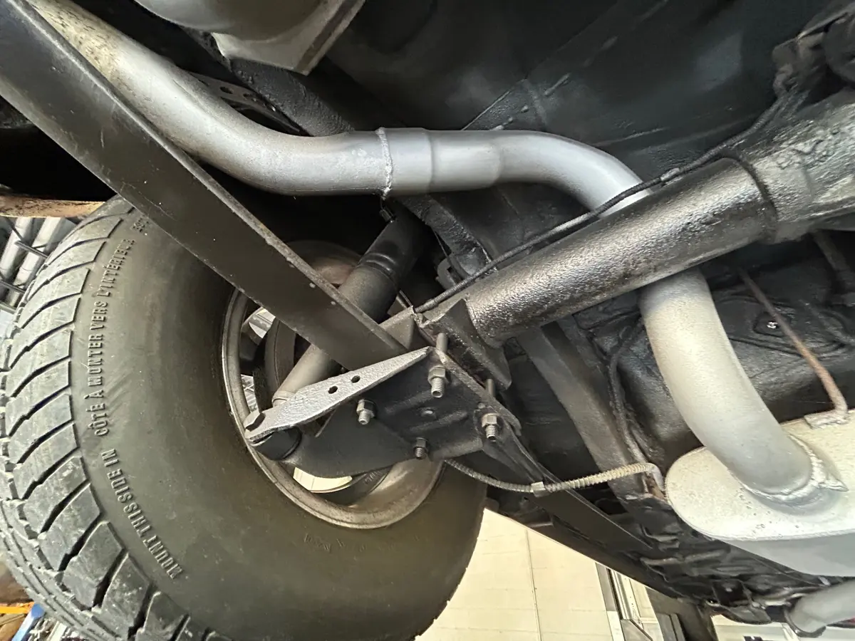 Vehicle photo 43