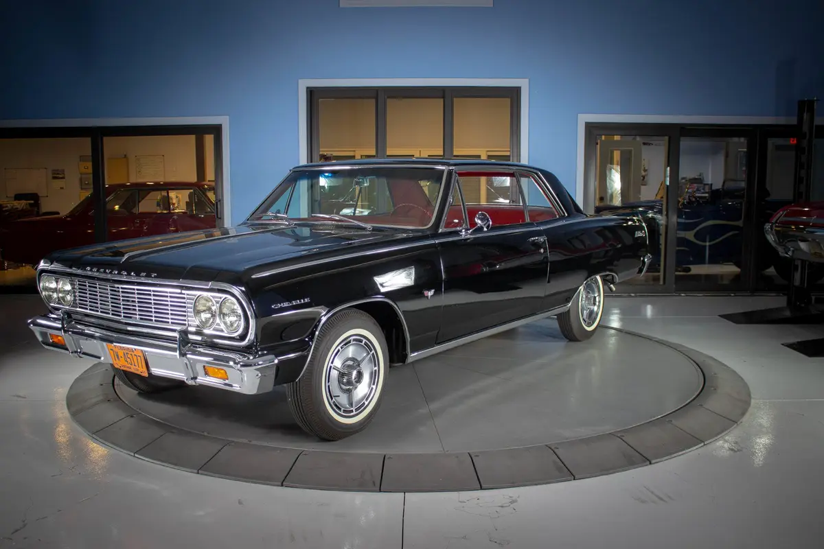 Vehicle photo 1