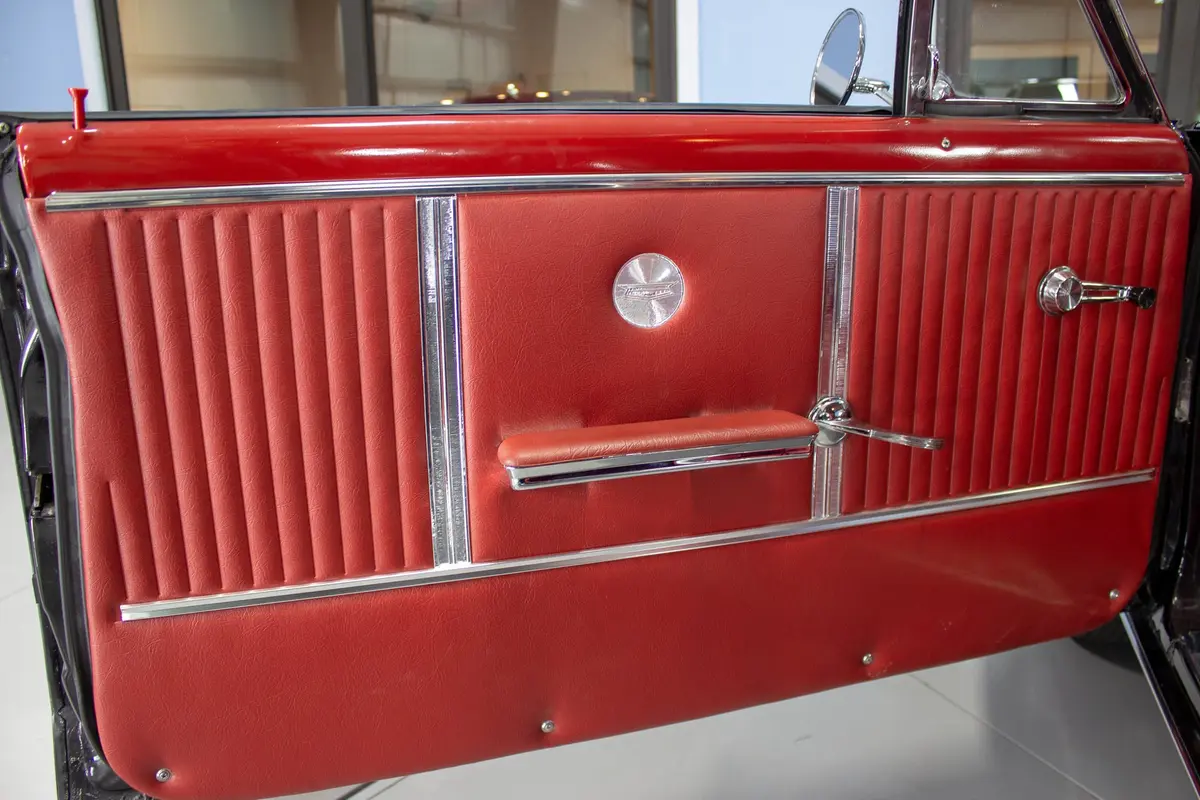 Vehicle photo 22