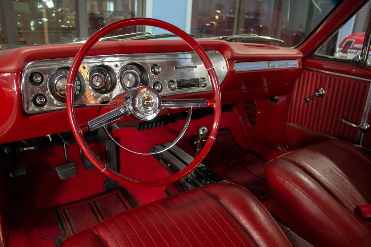 Vehicle photo 24