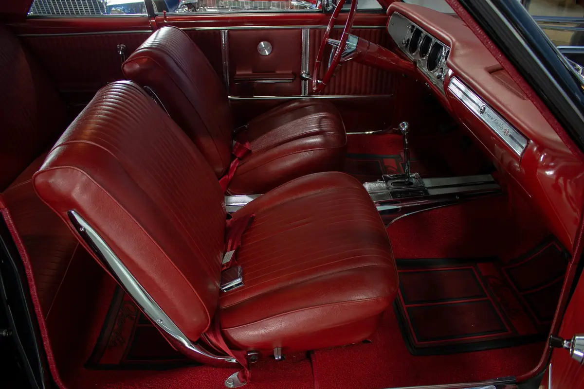 Vehicle photo 28