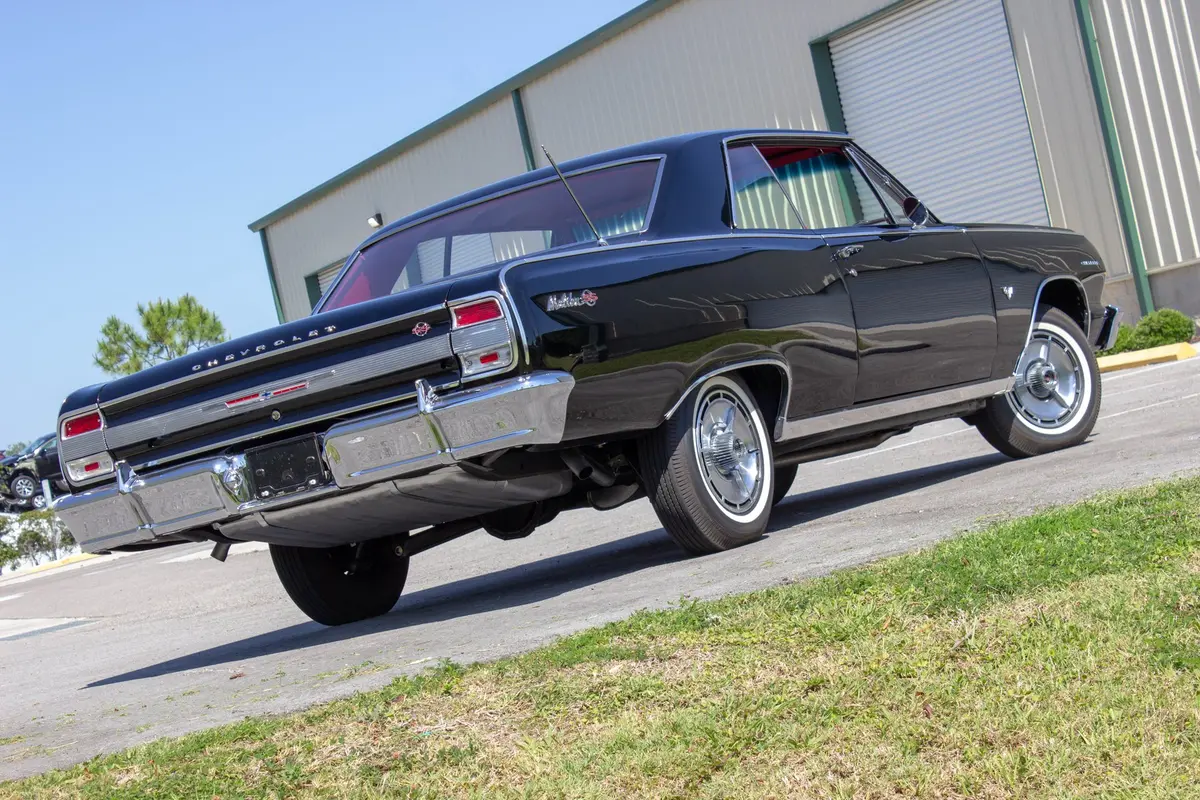 Vehicle photo 38