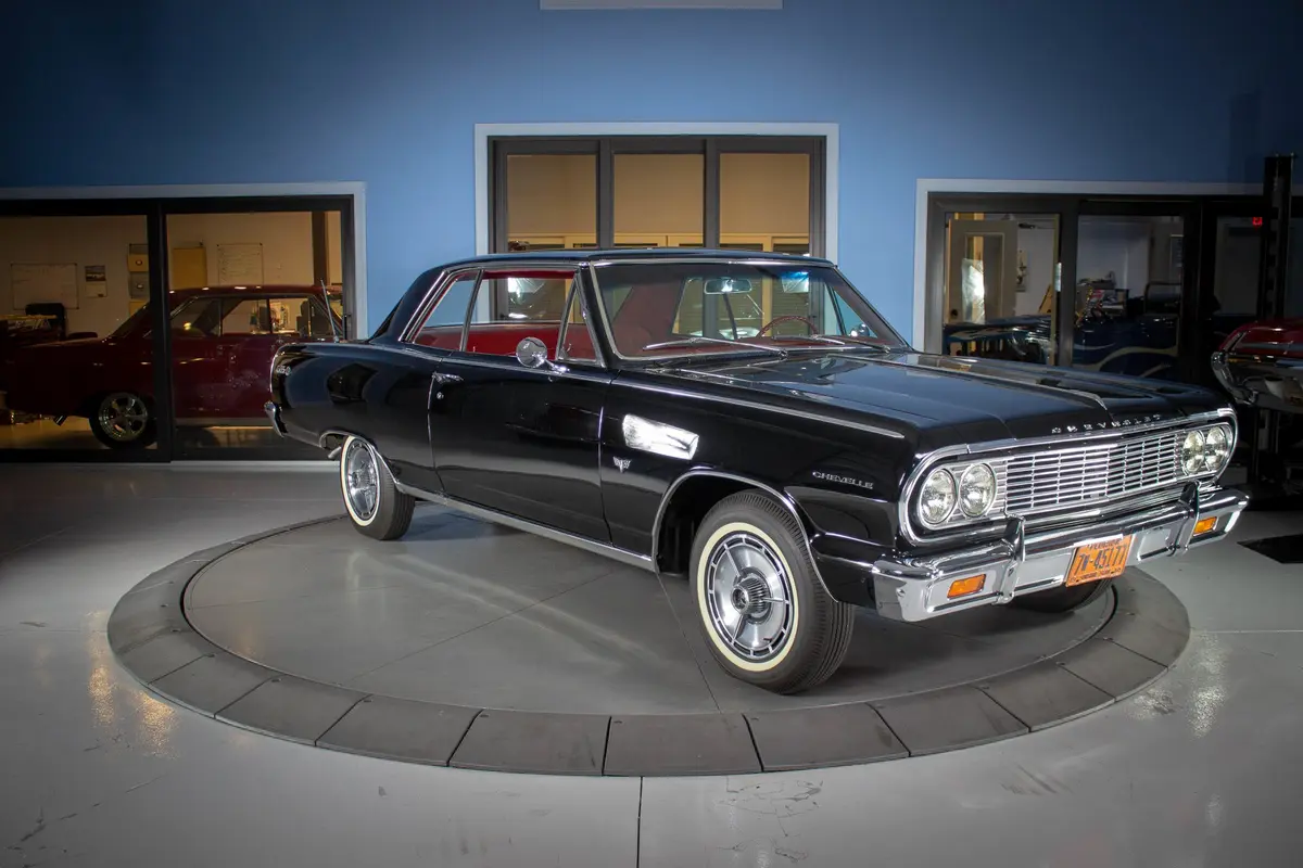 Vehicle photo 8