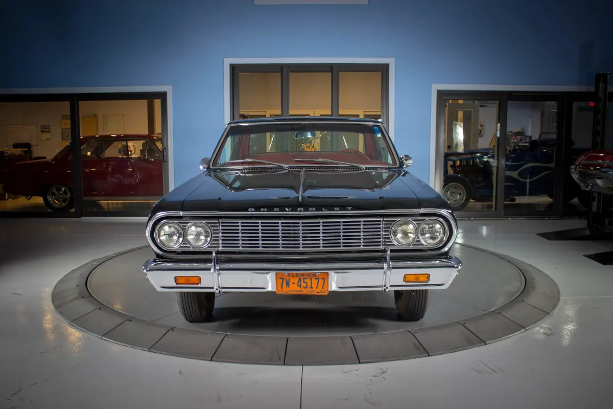 Vehicle photo 9