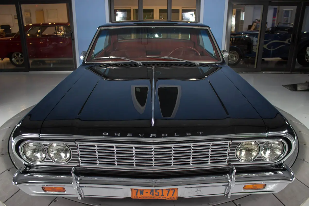 Vehicle photo 10
