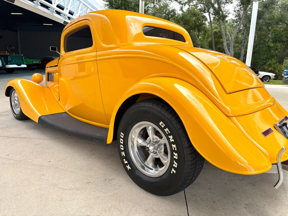 Vehicle photo 15