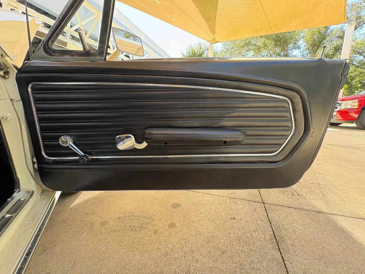 Vehicle photo 35