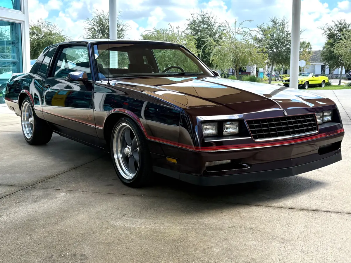 Vehicle photo 4