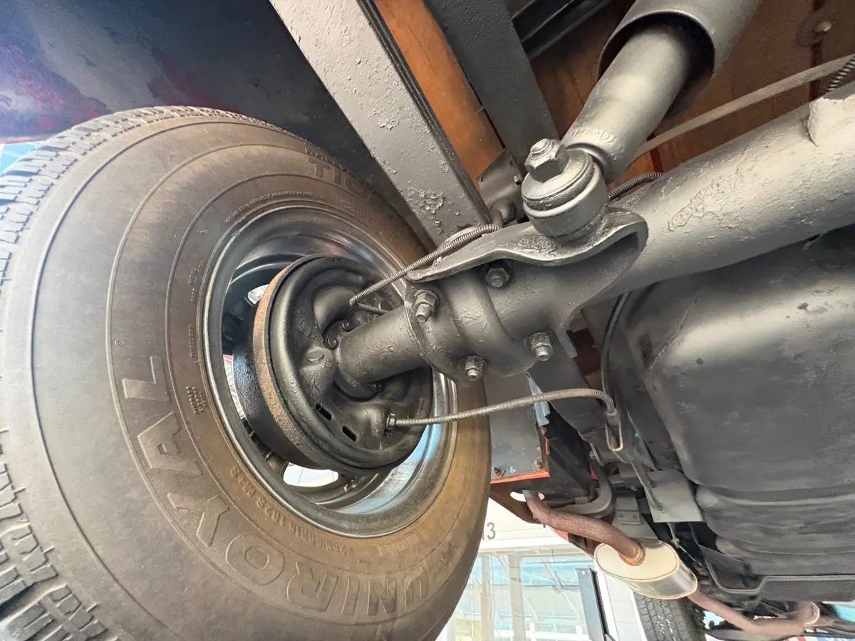 Vehicle photo 44