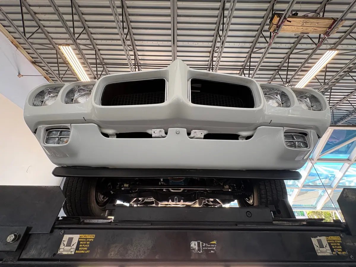 Vehicle photo 54