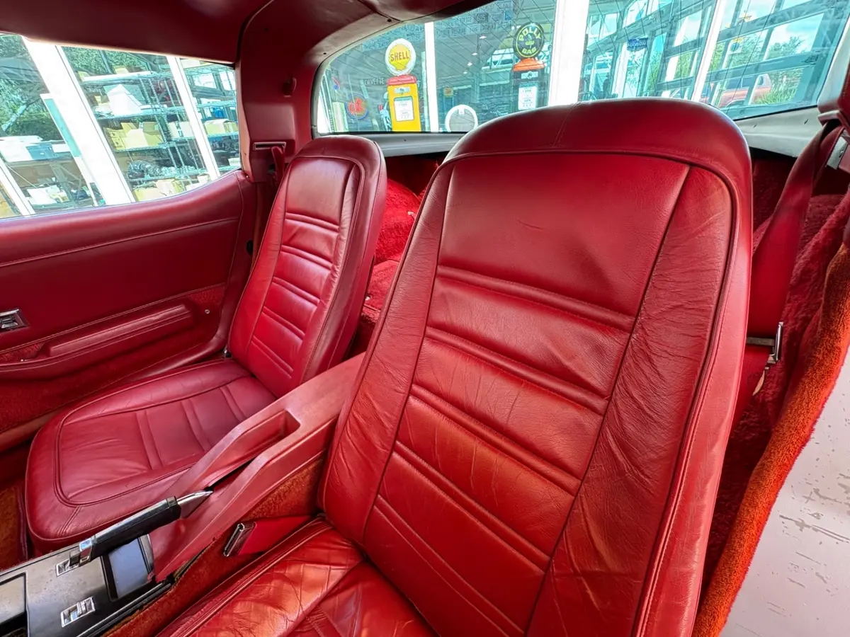 Vehicle photo 36
