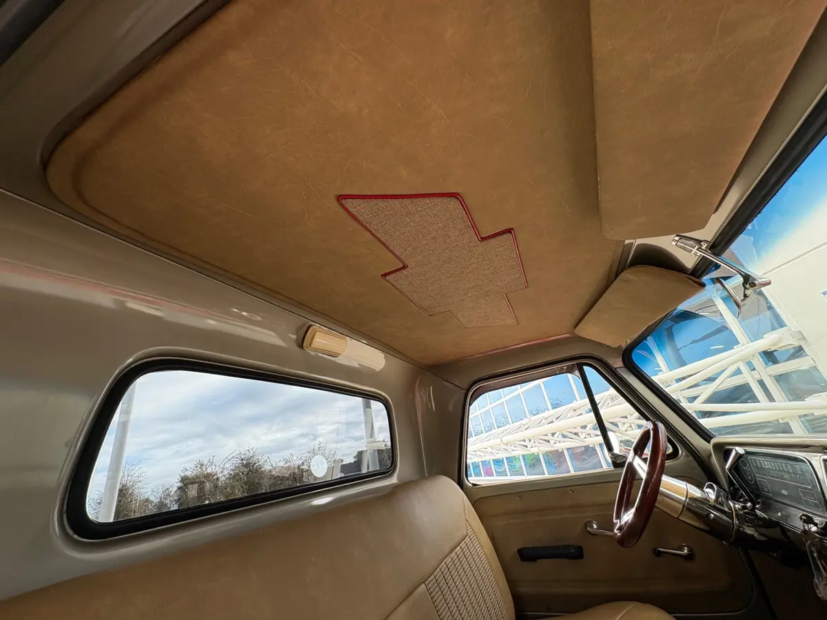 Vehicle photo 40