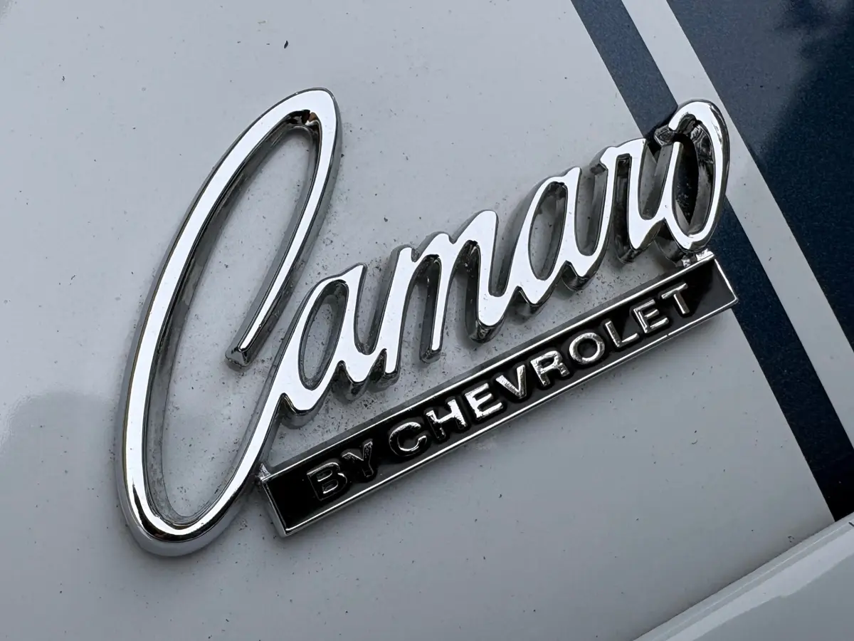 Vehicle photo 33